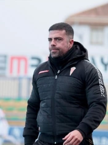 El entrenador del Guadix CF, Alberto Chacón (FOTO: DAMON ROBINSON)