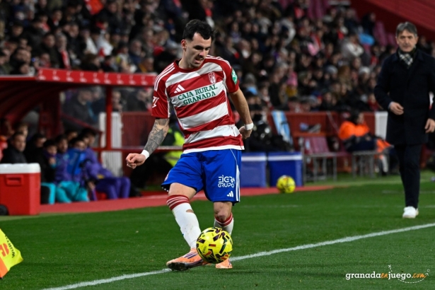 Sola está de vuelta (J.M. BALDOMERO)