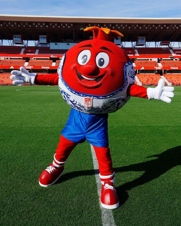 Granaín ha pisado el césped de Los Cármenes (GRANADA CF)