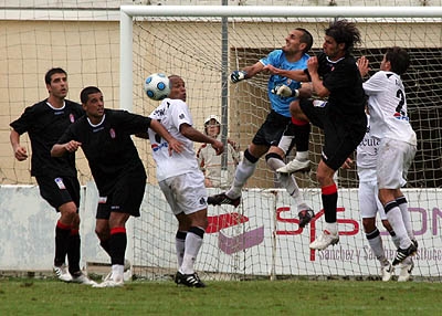 El Ceuta no le pondrá las cosas fáciles al Granada (LUIS RUIZ)