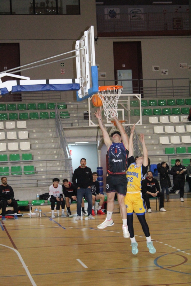 Tú Súper CB La Zubia venció a Novaschool (GPMEDIA)