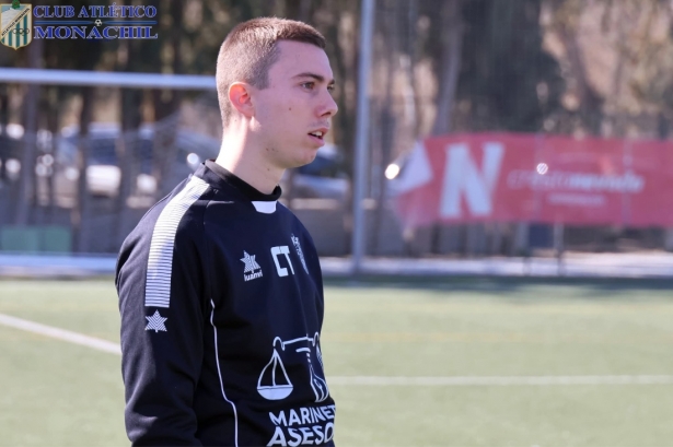 El entrenador del Atlético Monachil, Emilio García (MANU LÓPEZ/ATLÉTICO MONACHIL