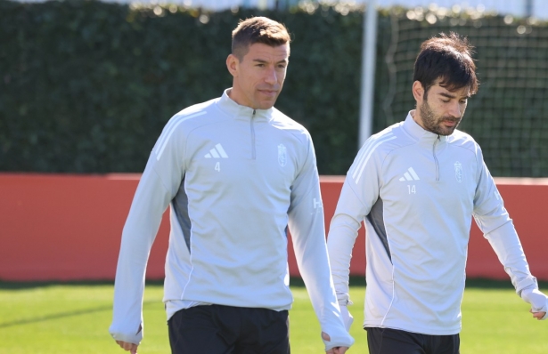 Alcaraz se perderá los próximos encuentros del Granada (J. AZCOYTIA)