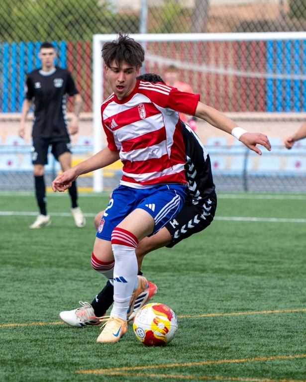 Rl Granada juvenil sufrió ante el Calavera (YOUSSEF B.)