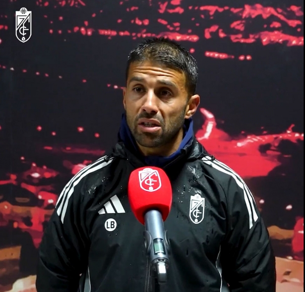 Luis Bueno, entrenador del Recreativo Granada (GCF)