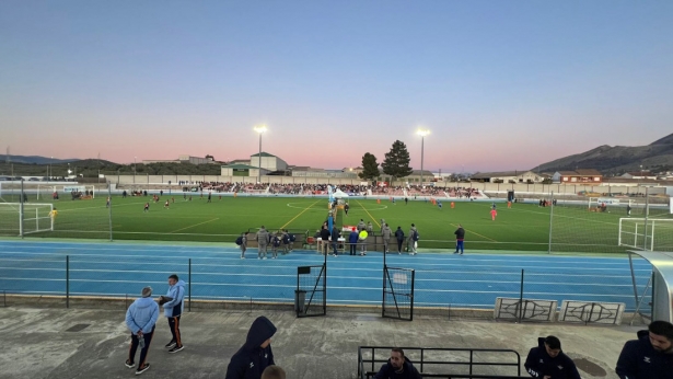 El Emilio Baena preparado para acoger el torneo Benjamín 