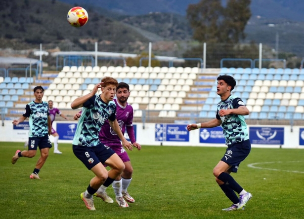 En primer plano Cameron, autor de un doblete (SEMANARIO MUCHO DEPORTE) En primer plano Cameron, autor de un doblete (SEMANARIO MUCHO DEPORTE)