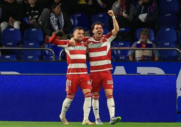 El Granada asalta Riazor (LALIGA)