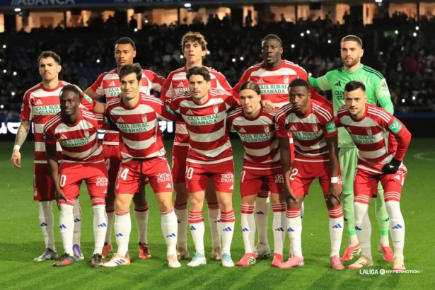 Once inicial que presentó el Granada CF en su visita al estadio de `Riazor (LALIGA)