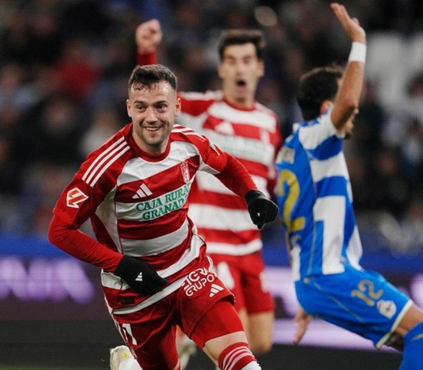 Arnáiz respondió jugando como delantero (GRANADA CF)