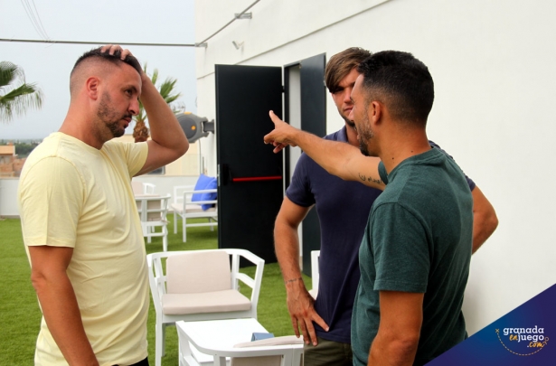 Viti, al izquierda, dejará la dirección deportiva del CF Motril (J. PALMA)