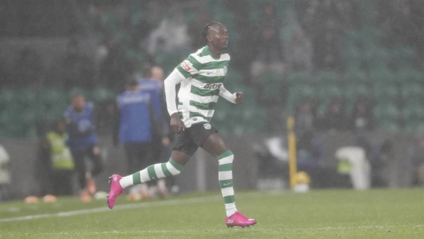 Faye debutó en Champions con derrota (RECORD)