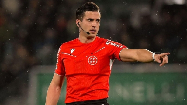 Mansilla estuvo presente en la jornada de pruebas físicas 