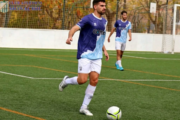 Tonono durante un partido de esta temporada (ATLÉTICO MONACHIL)