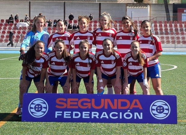 Las rojiblancas se tuvieron que conformar con el empate (GRANADA CF)