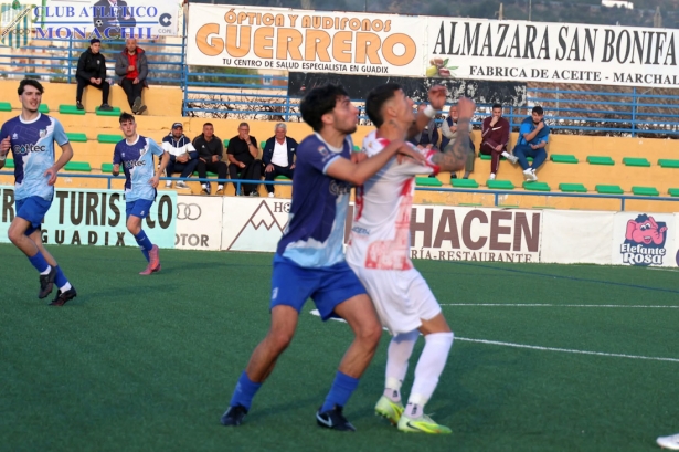 Niki durante el partido de ida de la final (ATLÉTICO MONACHIL)