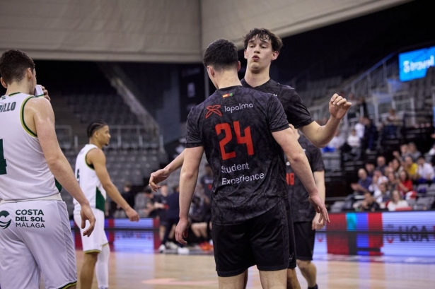 Los rojinegros se despiden con victoria (COVIRAN GRANADA) Los rojinegros se despiden con victoria (COVIRAN GRANADA)