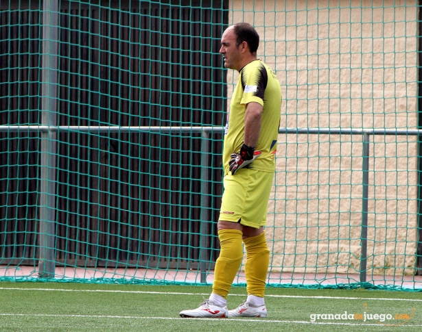 Álex, cancerbero del Guadix CF, durante un encuentro de esta temporada (J. PALMA)