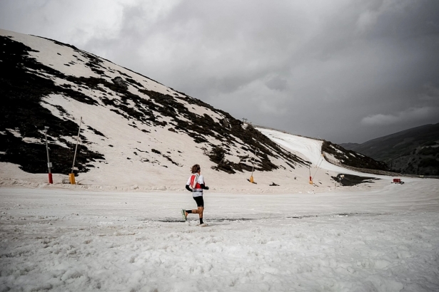 Un corredor ultra por la Pista de El Río (ULTRA SIERRA NEVADA -TERRA INCÓGNITA)