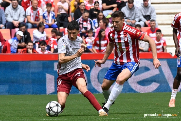Alcaraz firmó un gran partido ante la Cultural (J.M. BALDOMERO) Alcaraz firmó un gran partido ante la Cultural (J.M. BALDOMERO)