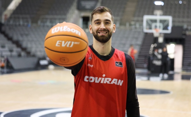 Kljajic no quiere arrojar la toalla hasta que las matemáticas dicten sentencia (J. AZCOYTIA) Kljajic no quiere arrojar la toalla hasta que las matemáticas dicten sentencia (J. AZCOYTIA)