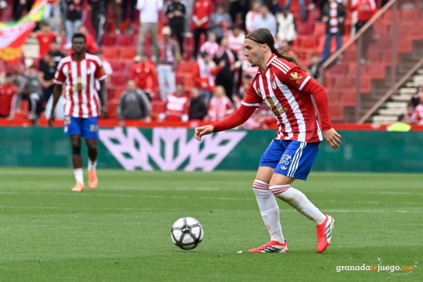 El Granada quiere seguir coleccionando victorias (J.M. BALDOMERO)