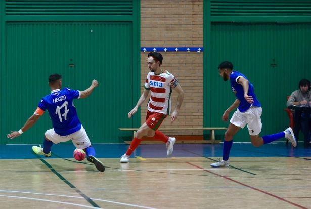 El Sima Granada busca sorprender al líder (JOSÉ VELASCO)