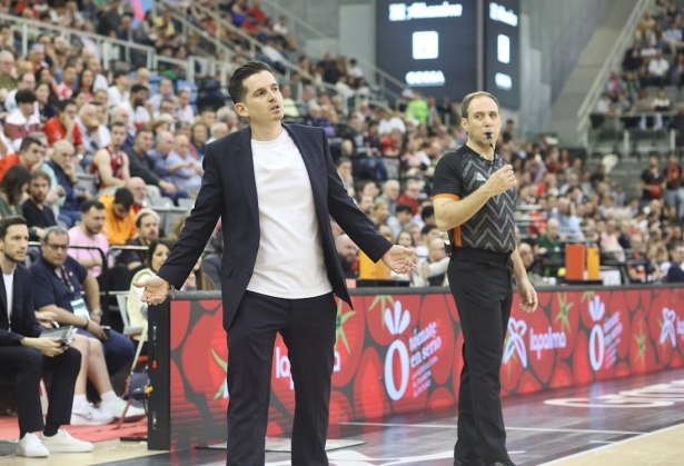 Arturo Ruiz durante el partido (GPMEDIA)
