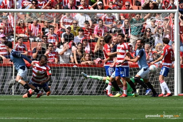 El Almería se llevó el derbi con claridad (J.M. BALDOMERO)