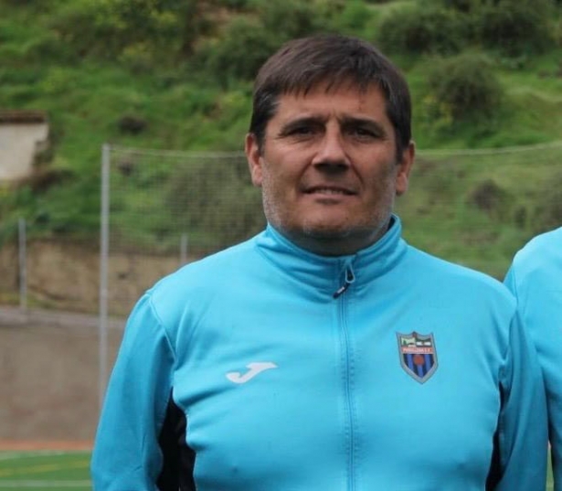 El entrenador del Purullena CF, Antonio Praena 
