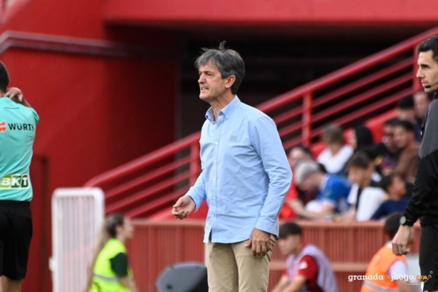 Pacheta ha lamentado el desenlace del partido (J.M. BALDOMERO) Pacheta ha lamentado el desenlace del partido (J.M. BALDOMERO)