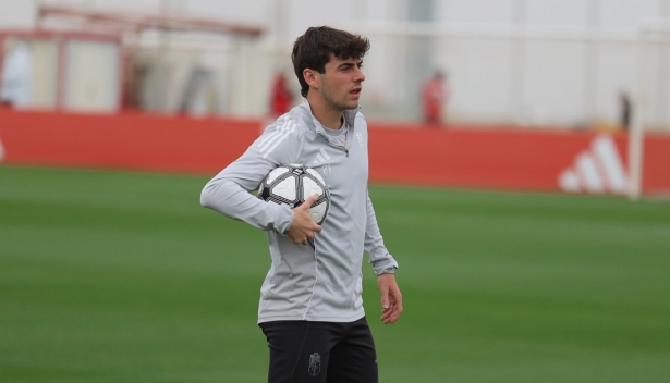 Pablo Sáenz se despide del Granada (J. AZCOYTIA)