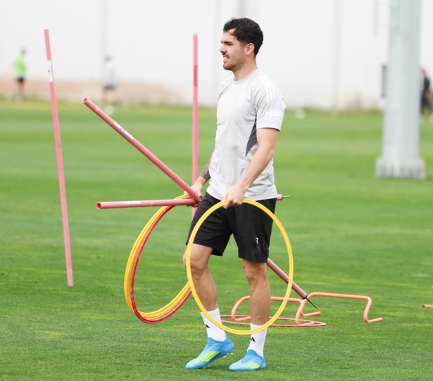 Sola hace las maletas con rumbo a Almería (J. AZCOYTIA)