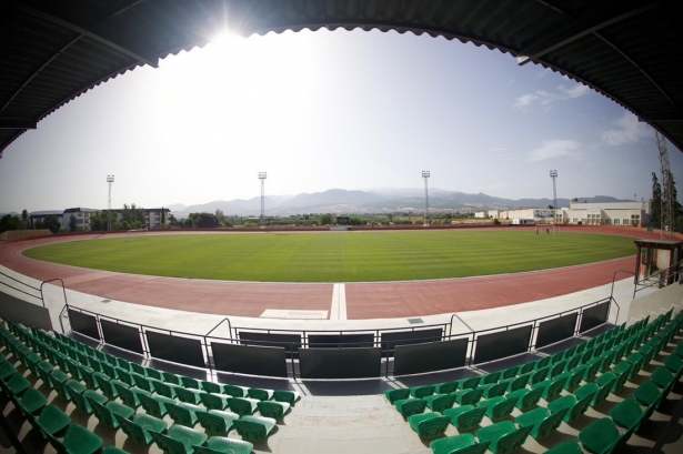 El acto de inauguración ha servido para comprobar el resultado de una actuación integral que devuelve a la provincia un espacio deportivo de referencia para la práctica del fútbol y el rugby. (DIPUTACIÓN DE GRANADA)