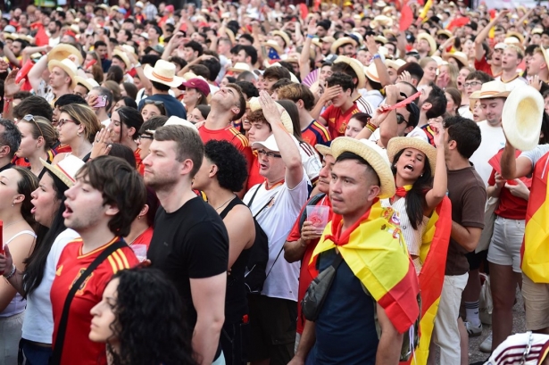 Decenas de aficionados de la Selección Española durante el partido del Mundial de fútbol 2026 entre España y Portugal (GUSTAVO VALIENTE / EUROPA PRESS) Decenas de aficionados de la Selección Española durante el partido del Mundial de fútbol 2026 entre España y Portugal (GUSTAVO VALIENTE / EUROPA PRESS)