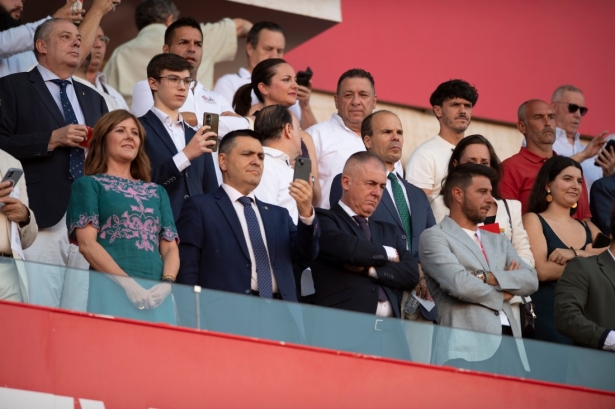 Alcaraz fue el representante del Granada en el palco (GP MEDIA) Alcaraz fue el representante del Granada en el palco (GP MEDIA)
