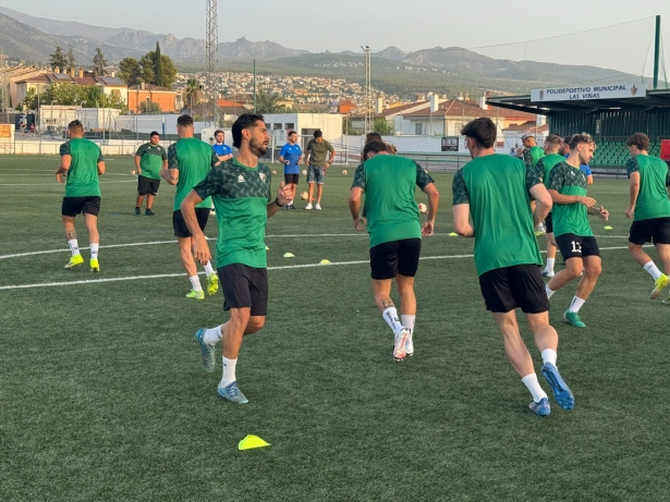 Entrenamiento del CD Huétor Vega (CD HUÉTOR VEGA) Entrenamiento del CD Huétor Vega (CD HUÉTOR VEGA)