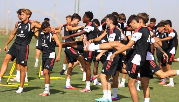 El equipo, listo para medirse al Oviedo (J. AZCOYTIA)