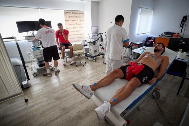 Los jugadores del Coviran han pasado los reconocimientos médicos (COVIRAN GRANADA)