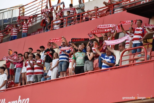 La afición volverá a `Los Cármenes` para inaugurar una nueva temporada como local (J.M. BALDOMERO)