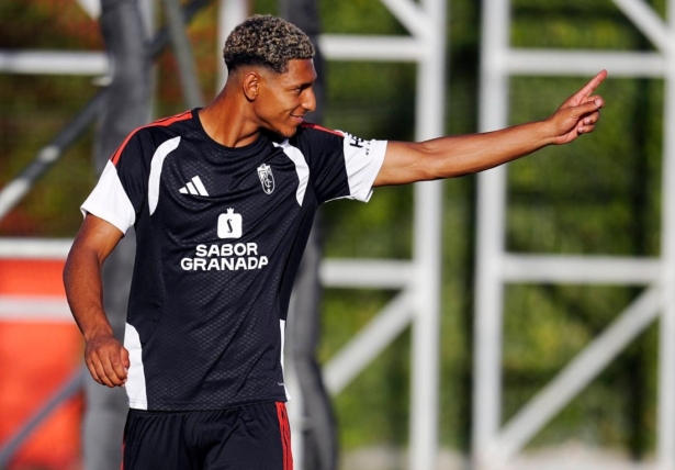 Owen ha debutado antes de superar la mayoría de edad (GRANADA CF)