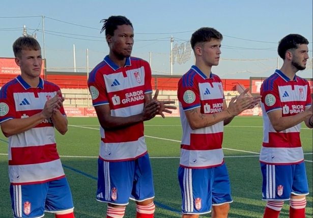 El Recre se apuntó otra victoria veraniega (GRANADA CF) El Recre se apuntó otra victoria veraniega (GRANADA CF)