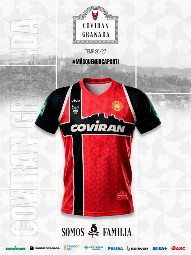 El rojo y la Alhambra copan el diseño de la primera equipación (COVIRAN GRANADA) El rojo y la Alhambra copan el diseño de la primera equipación (COVIRAN GRANADA)