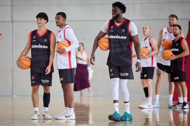 El equipo no se podrá estrenar en el Palacio (COVIRAN GRANADA)