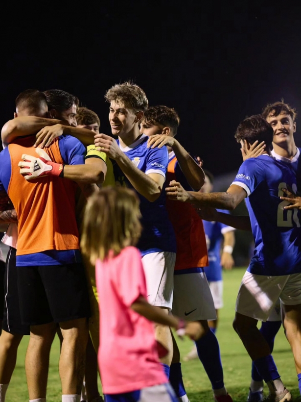 La UD Maracena celebra el pase a semifinales (DIEGO LEMUS)