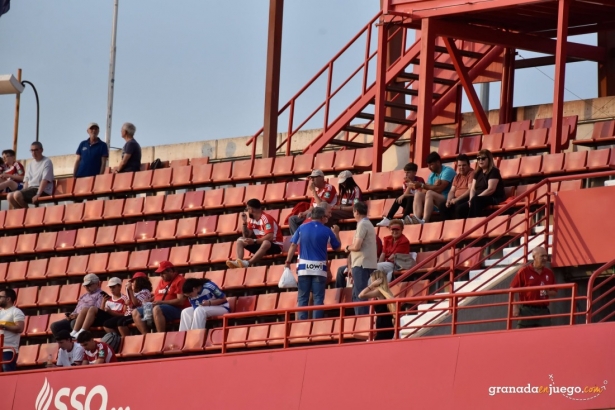 Los aficionados desconocen en qué condiciones se disputará el partido (JM BALDOMERO) Los aficionados desconocen en qué condiciones se disputará el partido (JM BALDOMERO)