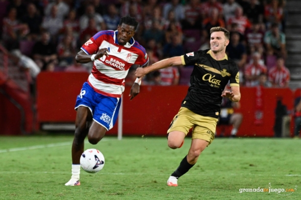 Oscar podría haber jugado ante el Mallorca sus últimos minutos en `Los Cármenes` (J.M. BALDOMERO)