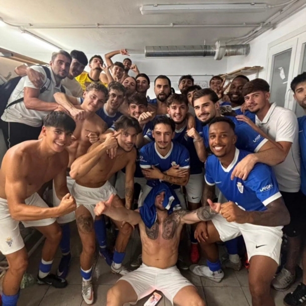 La UD Maracena celebra el pase a la final (UD MARACENA)