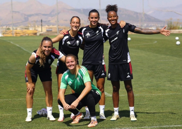 Las rojiblancas buscan su primera victoria (GRANADA CF) Las rojiblancas buscan su primera victoria (GRANADA CF)