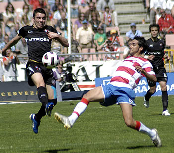 Juande en una acción ante el Celta en Liga (PACO AYALA)